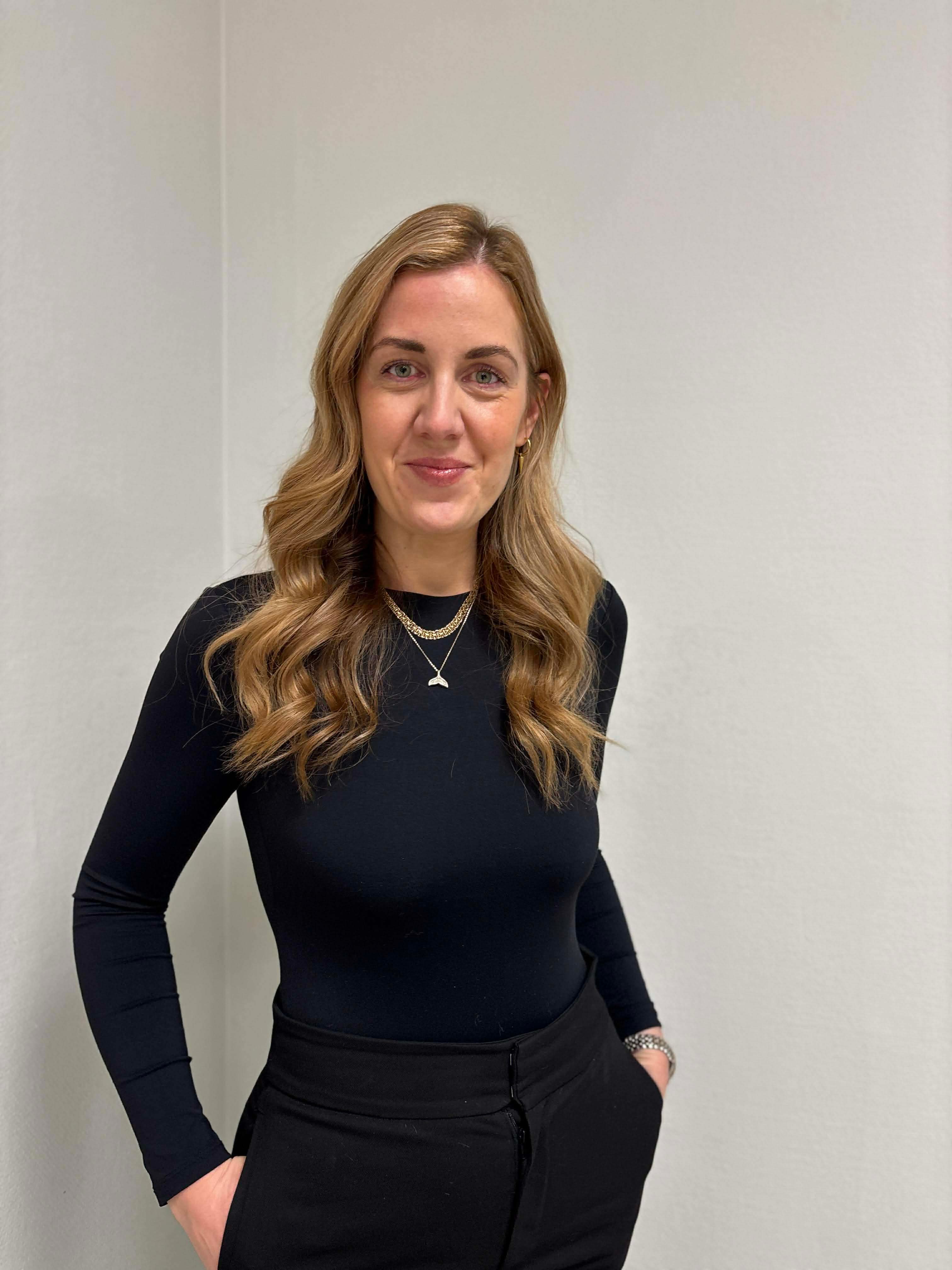 Josefine Boman - Frisör med gesällbrev på Salong Frida i Borlänge